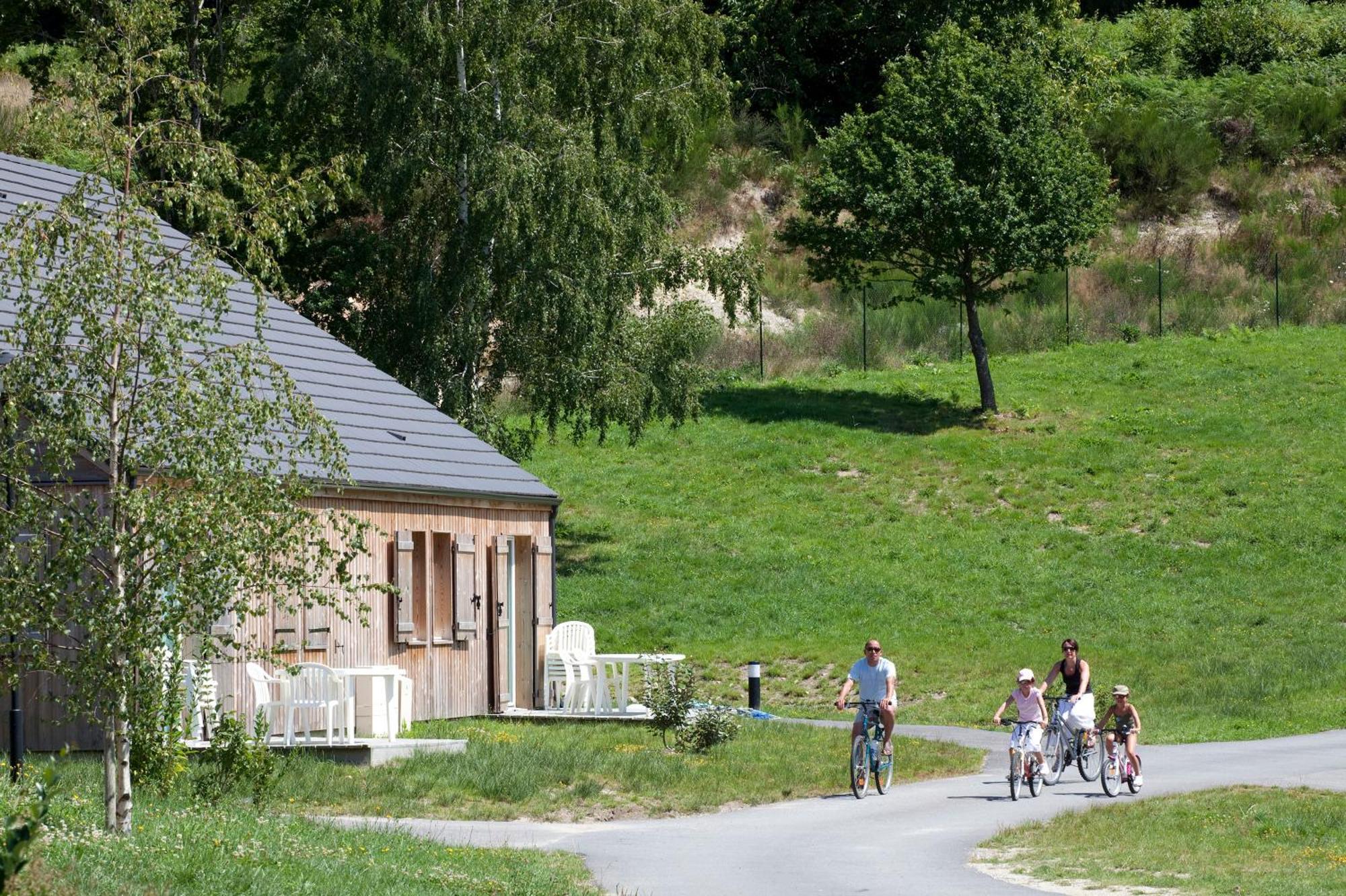 Vacanceole - Residence Le Domaine Du Bosquet Égletons Exterior foto